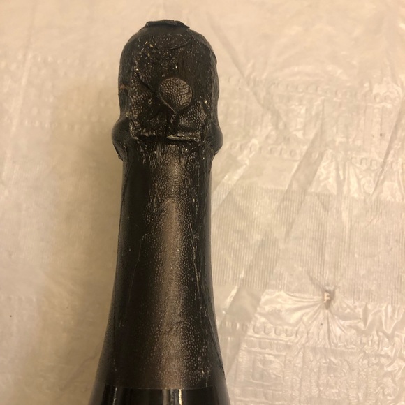 Dom Perignon Double Magnum DISPLAY sealed and it’s a display so no bubbly. - Picture 8 of 14